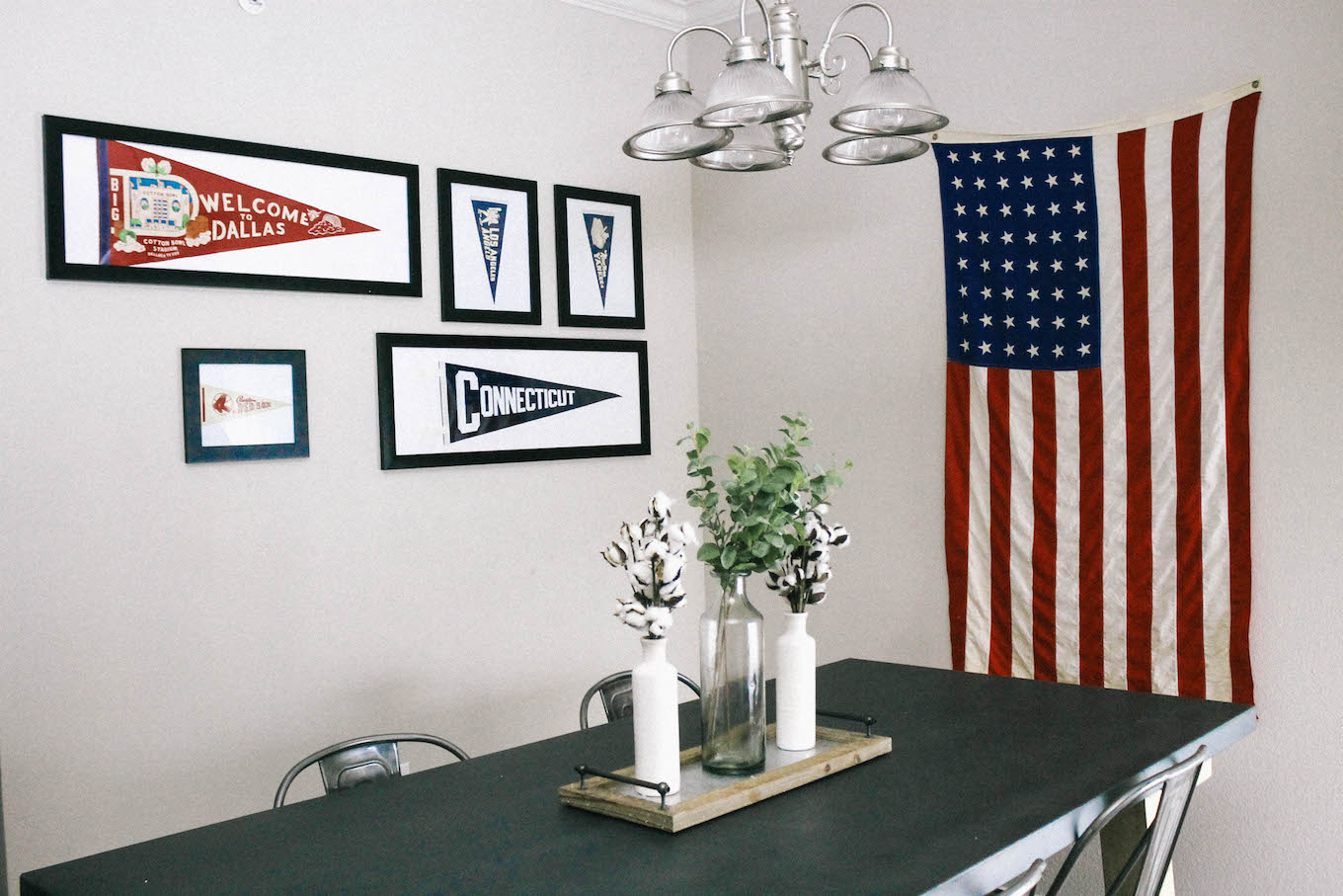 How to Create a Gallery Wall, That Tells a Story | The Coastal Confidence by Aubrey Yandow