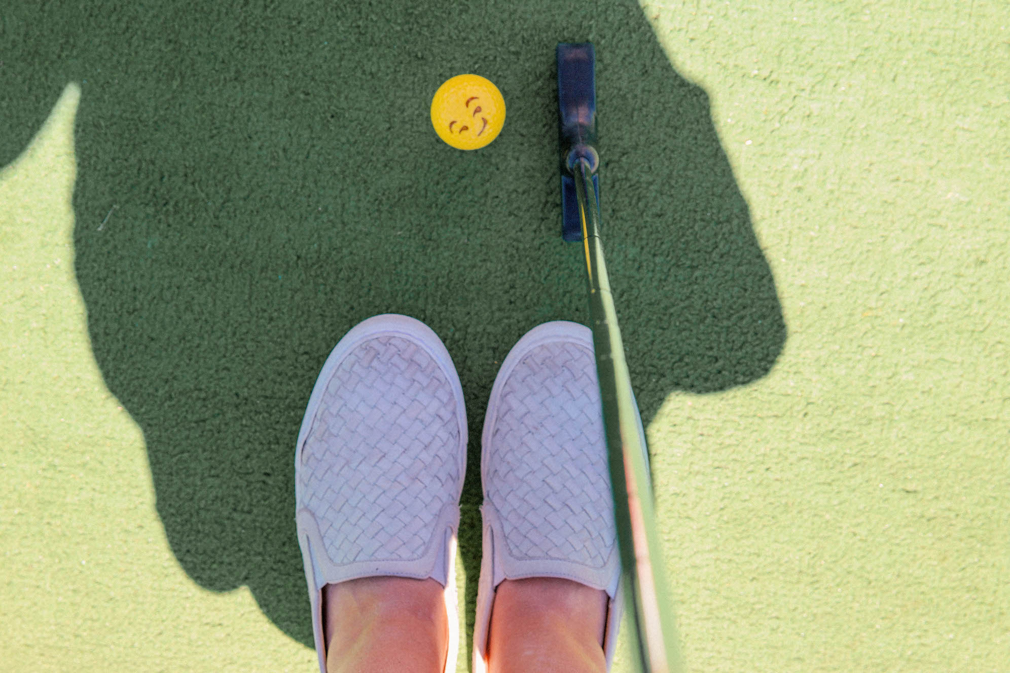 why mini golf makes the ultimate first date the coastal confidence Aubrey yandow
