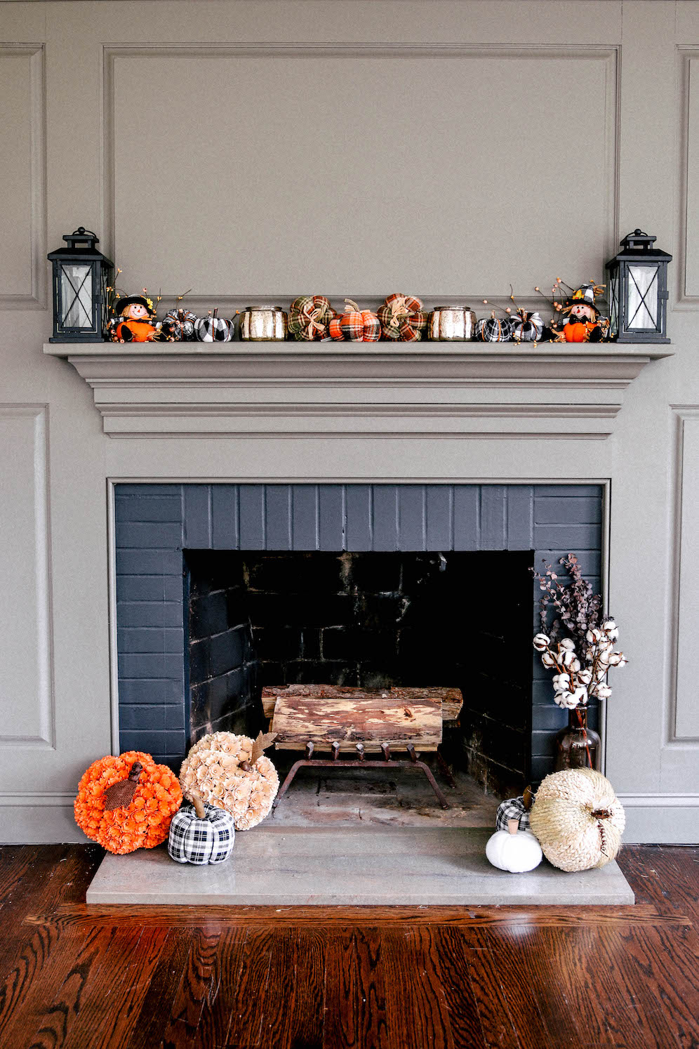 Pumpkin Mantel Decor For Your Home The Coastal Confidence Aubrey Yandow