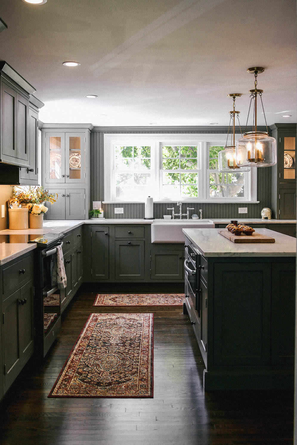 Everything You Need To Know About Farmhouse Sinks & Kitchen Hardware The Coastal Confidence by Aubrey Yandow
