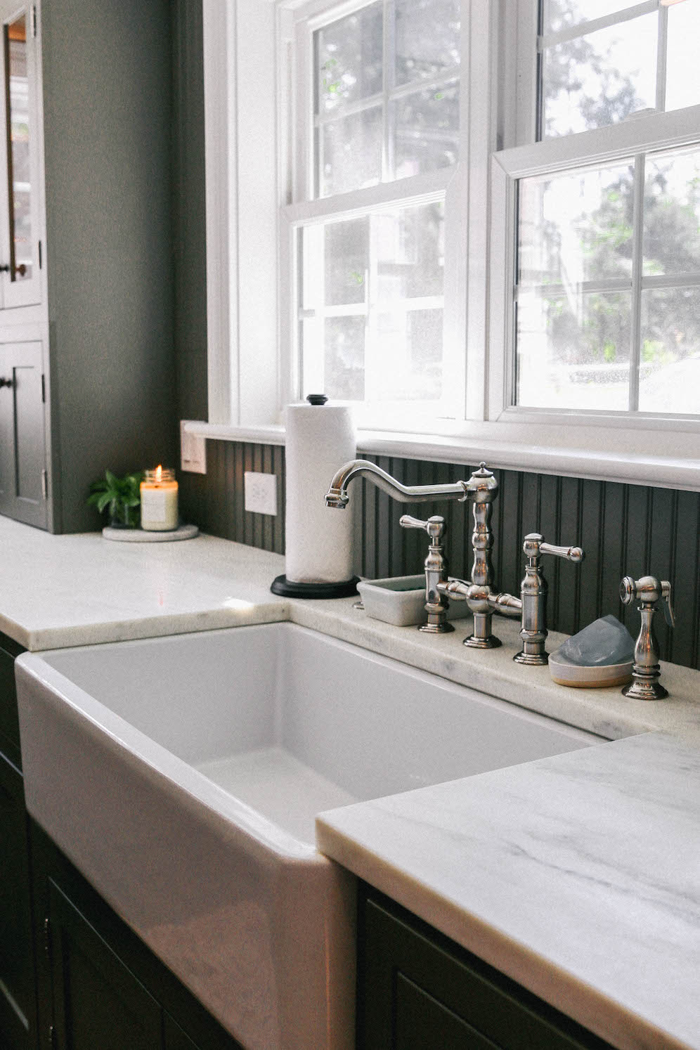Everything You Need To Know About Farmhouse Sinks The Coastal Confidence Aubrey Yandow