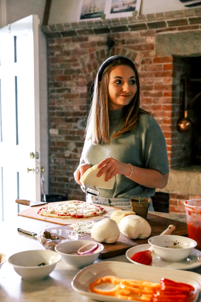3 Cheesy Ways To Make Pizza At Home The Coastal Confidence Aubrey Yandow